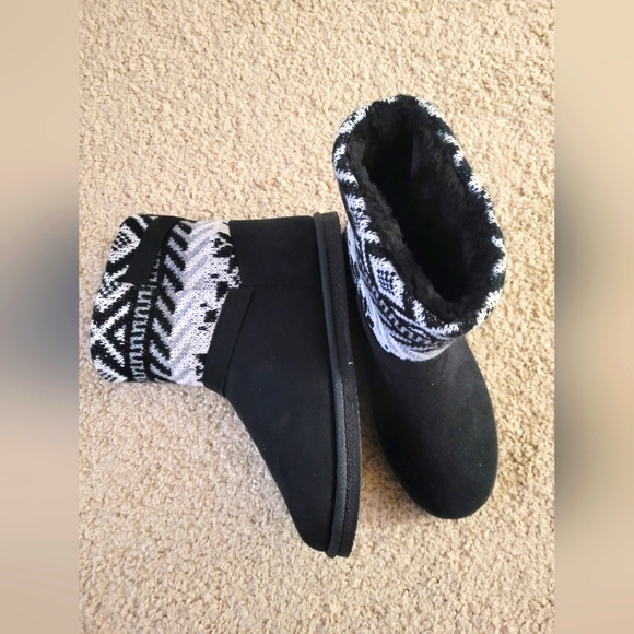 Boots - Picture 4 of 5